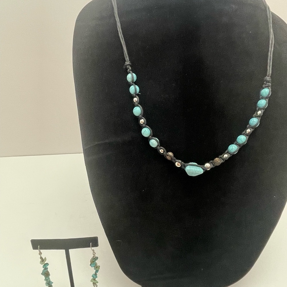 Leather Beaded Necklace and stone and feather earrings. Faux turquoise stones. - Picture 3 of 7